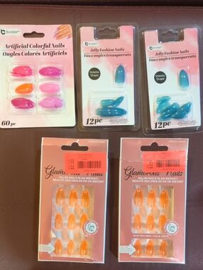 5 Packages Of Press On Nails